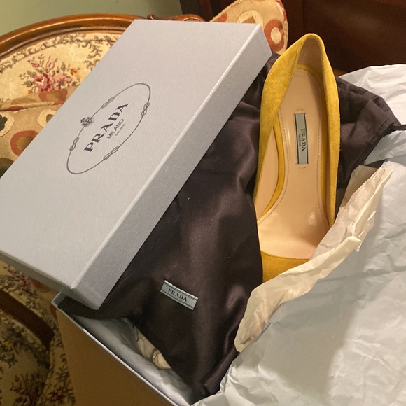 Yellow suede PRADA shoes , size 37, in the original box - Picture 5 of 15